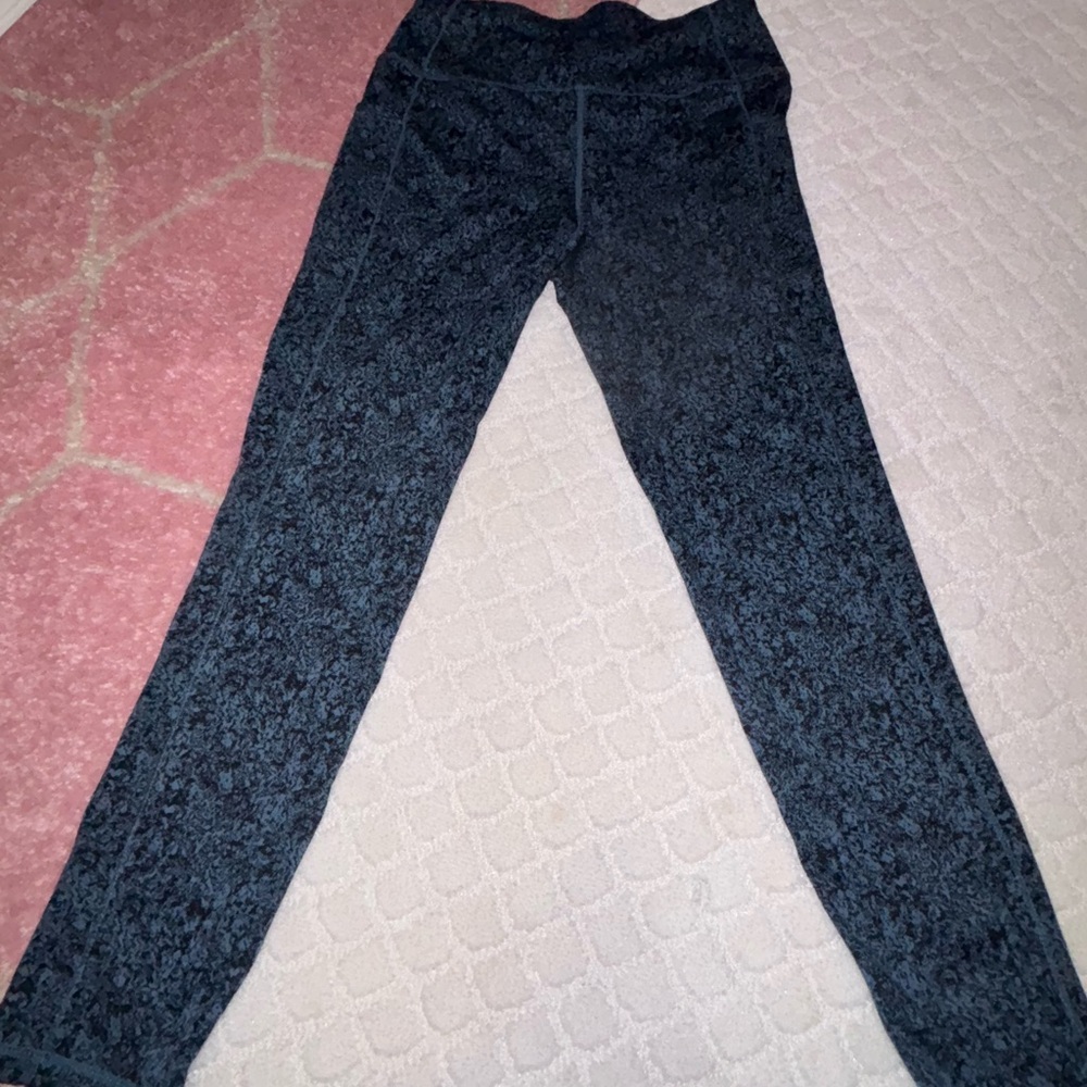 Stylish Dark Leggings for Women